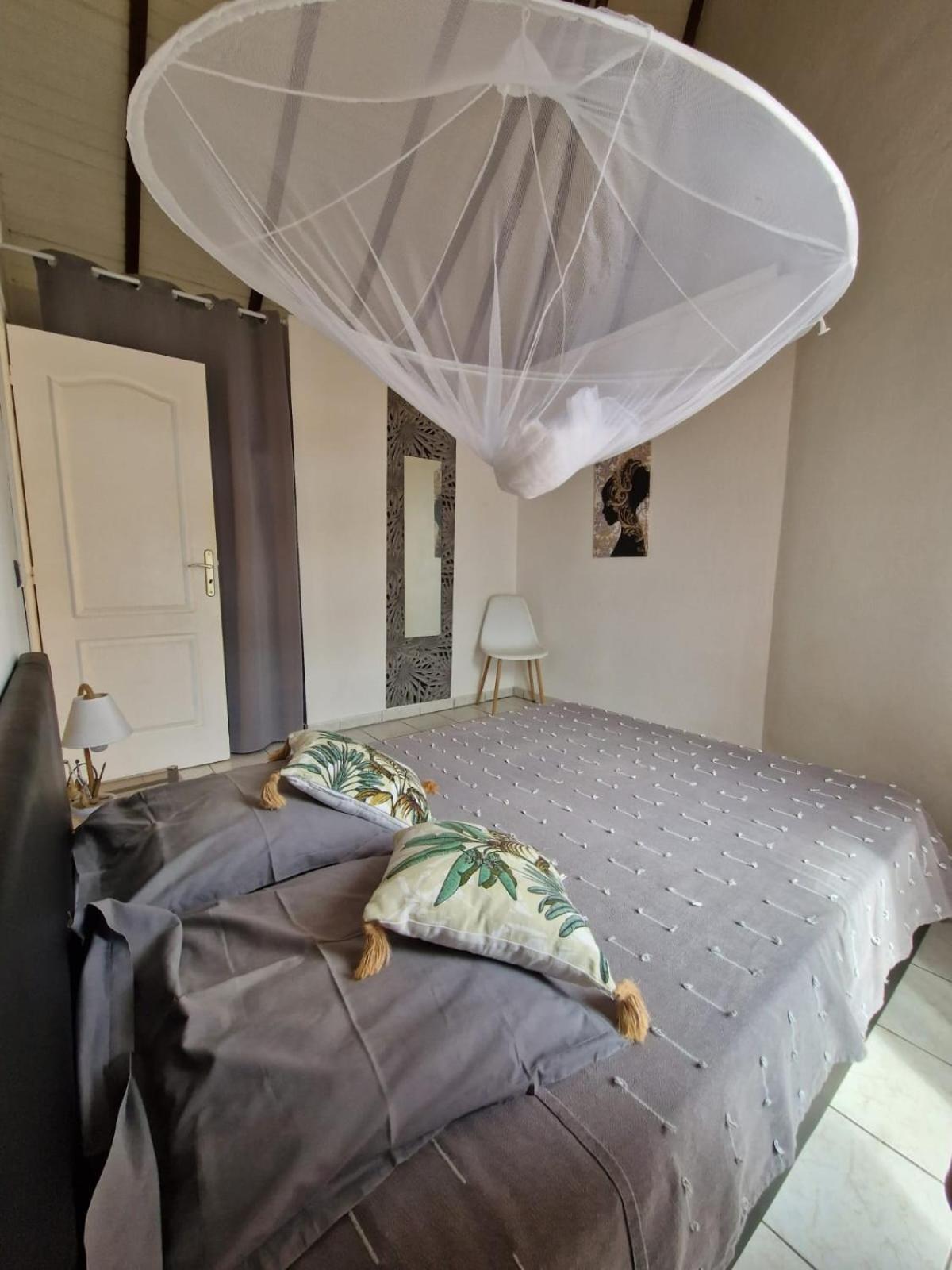 gîtes THO KOBA Saint-Claude Extérieur photo